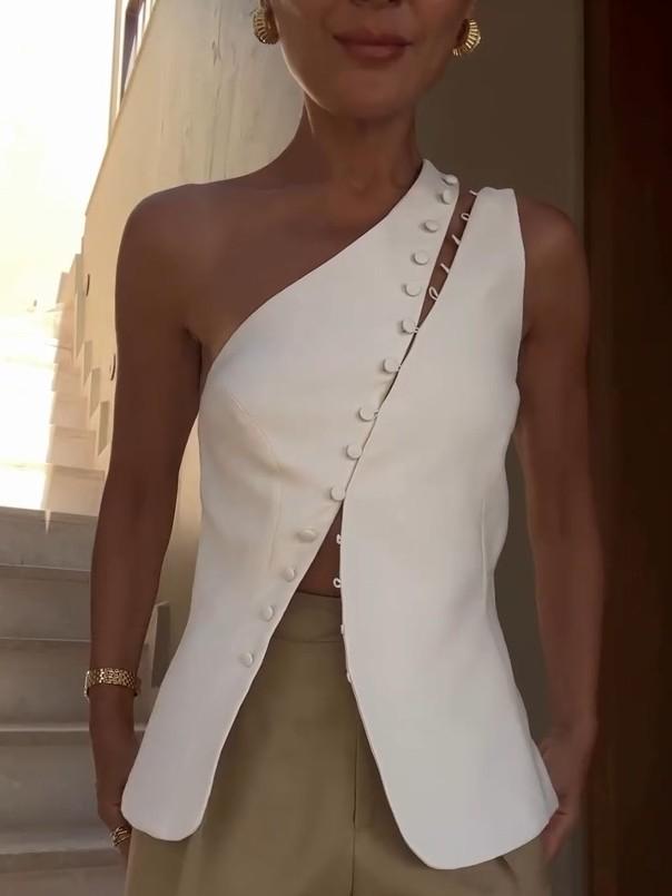 Ella™ One-Shoulder Button Detail Top