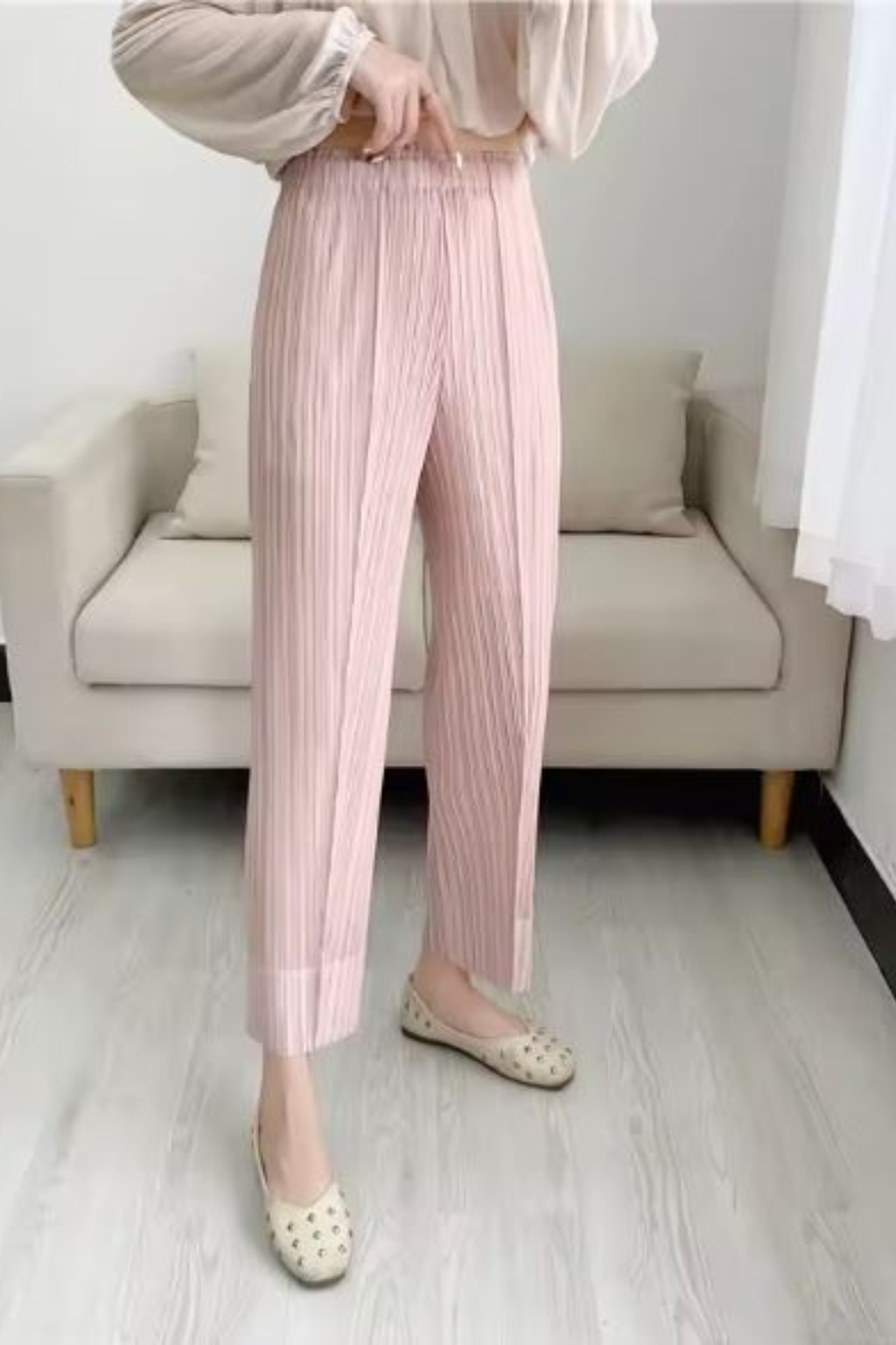 Saar - Women Pleated Cropped Wide Leg Trousers with Elasticated Waist