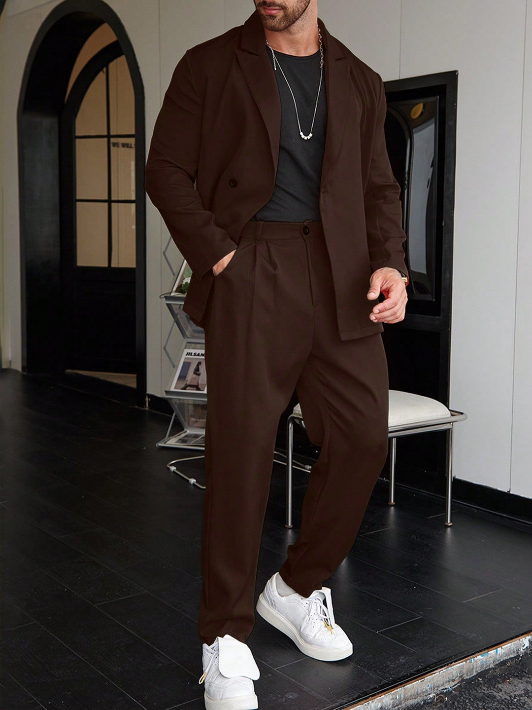 Men's Slim Fit Two-Piece Suit - Peak Lapel Blazer & Pants