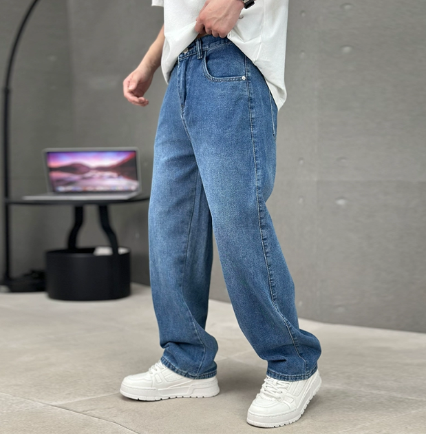 Jones - Men’s Straight-Leg Jeans with Five-Pocket Design